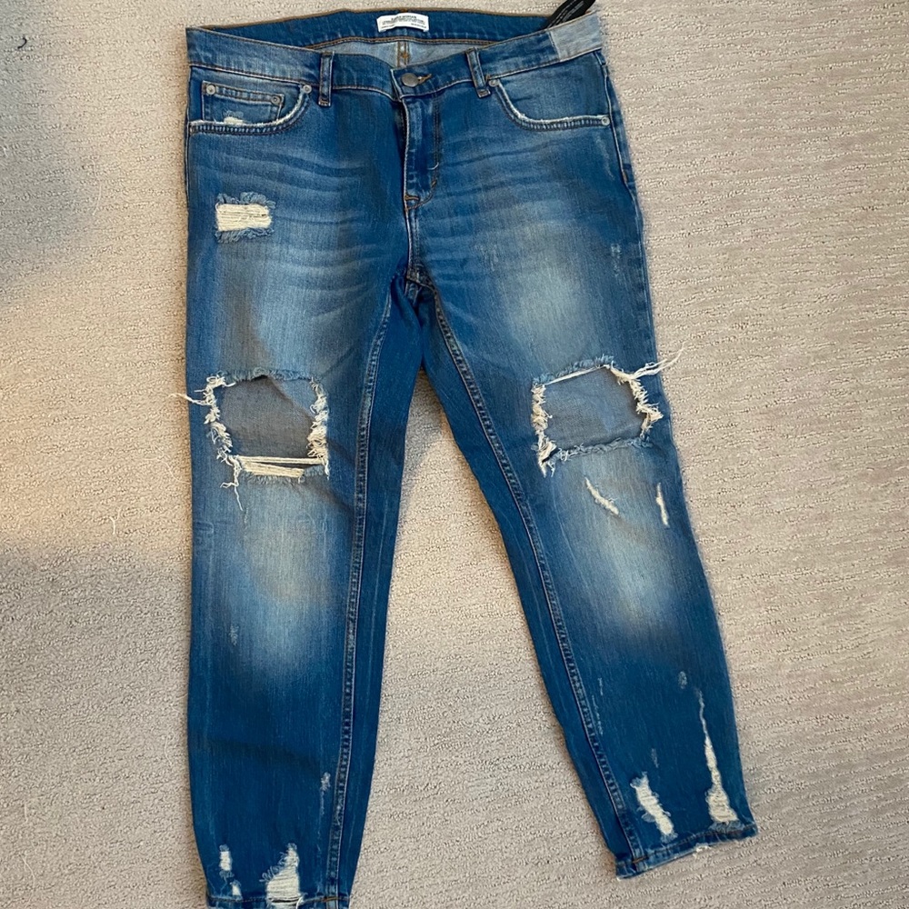 Zara destroyed boyfriend jean